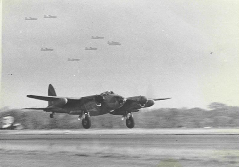 http://i565.photobucket.com/albums/ss93/Neilly105/Mosquito/HLMOSQUITOPHOTOTAKINGOFFFROMRAFWYTONOVERHEADB17S_zpsd4002558.jpg