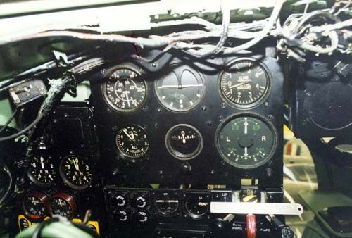 http://i565.photobucket.com/albums/ss93/Neilly105/Mosquito/Instrumentpanel_zpsaa9ef3d4.jpg