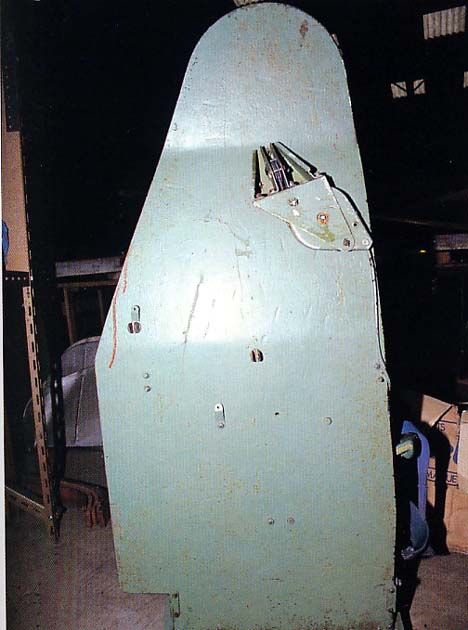 http://i565.photobucket.com/albums/ss93/Neilly105/Mosquito/Pilotsseatrear_zpsf8347406.jpg