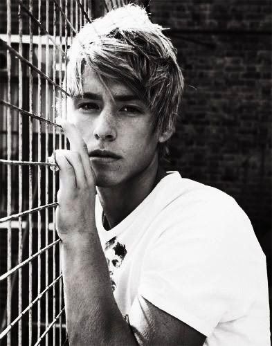 Mitch Hewer 3