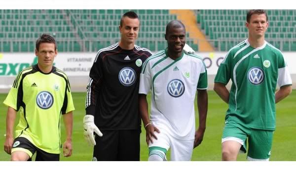 wolfsburg-09-10-adidas-kits.jpg