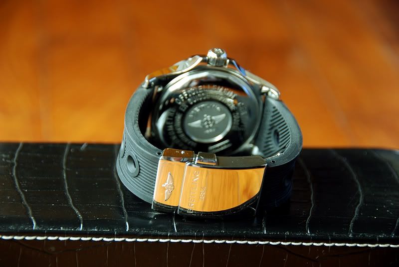 BreitlingBlackSOSFinrubber02.jpg
