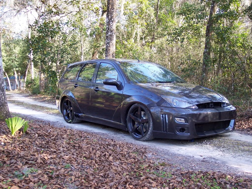 2000 Ford Focus wagon with Mustang V8 engine swap