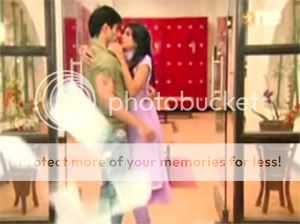 21A_40.jpg picture by karanjenny